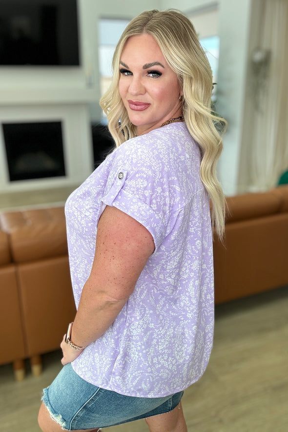 Lizzy Cap Sleeve Top in Lavender and White Floral