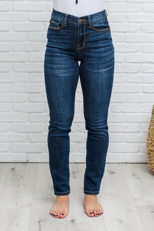 Reba Hi-Rise Clean Relaxed Fit Jeans