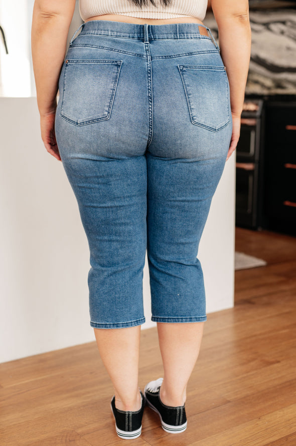 Emily High Rise Cool Denim Pull On Capri By Judy Blue