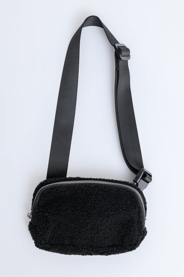 Keeping Up Sherpa Side Bag in Black